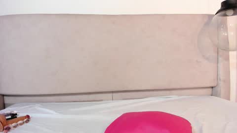 izelevans online show from 19, 3, 2026