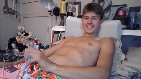 Snapshot of izzame2 chatting on 17, 9, 2025 Willis online show from 17, 9, 2025