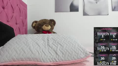 Izzy online show from 1, 3, 2025