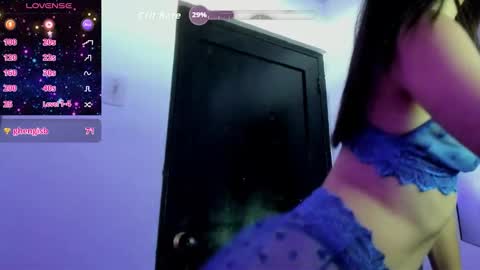 Izzy online show from 4, 10, 2025