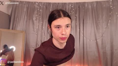 Snapshot of j_a_x_x_x_o_n chatting on 7, 6, 2026 Hey im Jaxxxon check my info online show from 7, 6, 2026