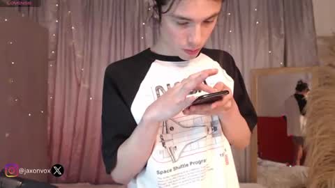 Hey im Jaxxxon check my info     online show from 30, 7, 2026