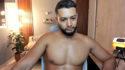 Calix  Independient model Insta and twt Calixsnake online show from 16, 5, 2026