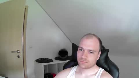 Snapshot of j_german783377 chatting on 19, 4, 2026 here4y online show from 19, 4, 2026