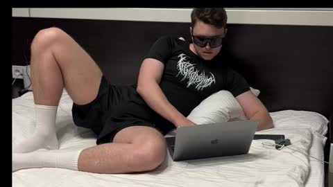 Snapshot of j_lyle_x chatting on 7, 11, 2025 j_lyle_x online show from 7, 11, 2025