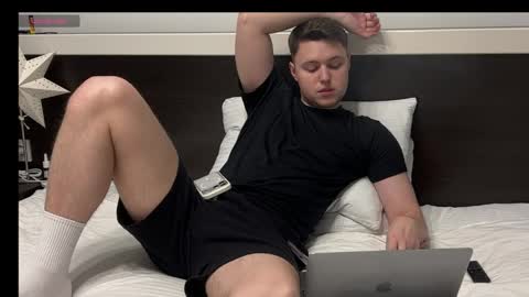 Snapshot of j_lyle_x chatting on 5, 5, 2026 j_lyle_x online show from 5, 5, 2026