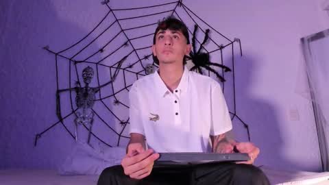 Snapshot of j_martony chatting on 29, 10, 2025 j_martony online show from 29, 10, 2025