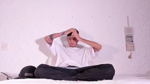 Snapshot of j_martony chatting on 17, 11, 2025 j_martony online show from 17, 11, 2025