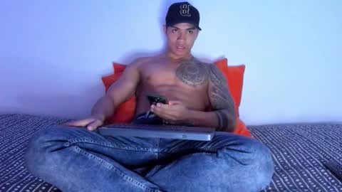 i am juan musiry independent model  online show from 18, 1, 2026