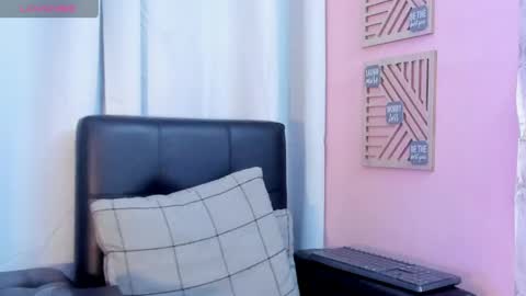 Snapshot of jaadewest_ chatting on 27, 5, 2026 Jade West online show from 27, 5, 2026