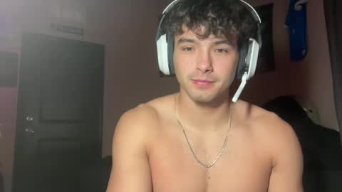 Snapshot of jackcolletto chatting on 15, 2, 2026 bigenoughtohug online show from 15, 2, 2026