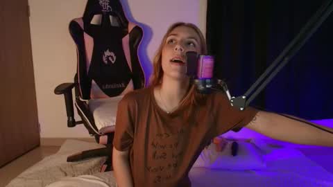 Linda Sofia help me get to 100 thumbs up online show from 10, 3, 2025