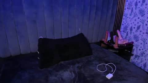 Jade online show from 4, 12, 2025