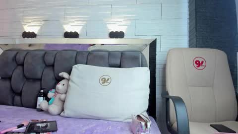  JADE  online show from 11, 11, 2025