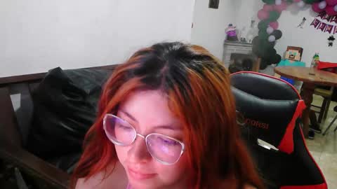 Snapshot of jade_john chatting on 26, 11, 2025 jade and jhon online show from 26, 11, 2025