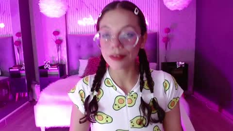 JADE online show from 4, 10, 2025