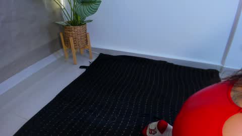 jadee__ online show from 6, 1, 2025