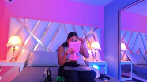 Jade online show from 9, 10, 2025