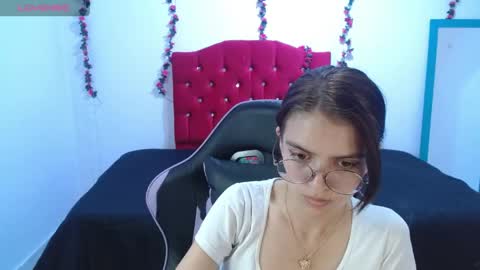 Snapshot of jaide387017 chatting on 27, 5, 2026 jaide387017 online show from 27, 5, 2026