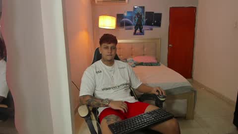 Snapshot of jake_pons chatting on 14, 12, 2024 Jake Pons online show from 14, 12, 2024