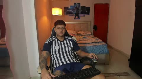 Snapshot of jake_pons chatting on 8, 1, 2025 Jake Pons online show from 8, 1, 2025