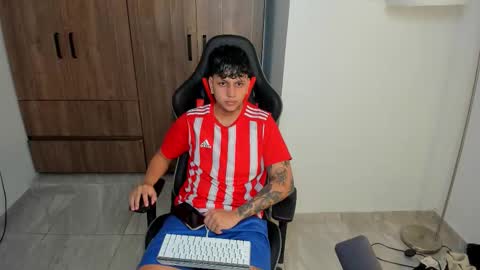 Snapshot of jake_pons chatting on 22, 10, 2025 Jake Pons online show from 22, 10, 2025