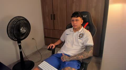 Snapshot of jake_pons chatting on 29, 4, 2026 Jake Pons online show from 29, 4, 2026