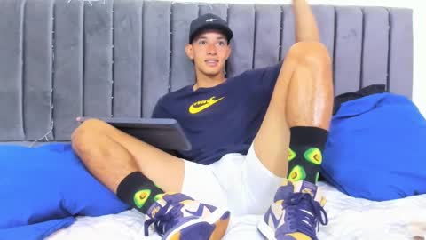 Hi guys im new 3 online show from 25, 2, 2025