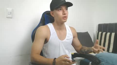 Snapshot of jake_shadow14 chatting on 19, 6, 2026 Hi guys im new 3 online show from 19, 6, 2026