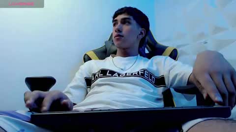 Snapshot of jake_tripp chatting on 14, 12, 2024 jake_tripp online show from 14, 12, 2024