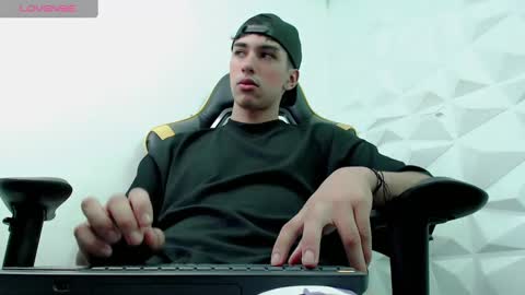 Snapshot of jake_tripp chatting on 20, 12, 2024 jake_tripp online show from 20, 12, 2024