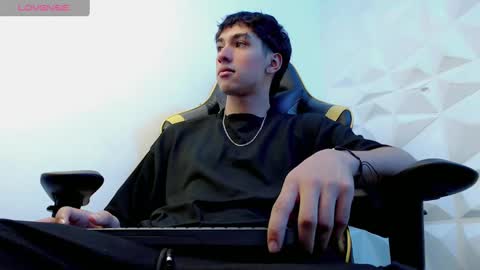 Snapshot of jake_tripp chatting on 4, 1, 2025 jake_tripp online show from 4, 1, 2025