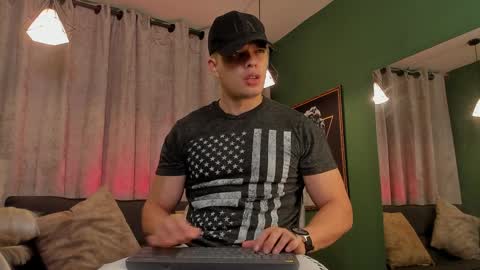 Snapshot of jakee_tyler chatting on 10, 4, 2026 Jake Tyler online show from 10, 4, 2026