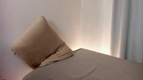 Snapshot of jame_flow chatting on 23, 4, 2026 Hey there Im Jame online show from 23, 4, 2026