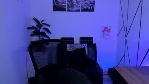 james_adamss_ online show from 28, 11, 2025