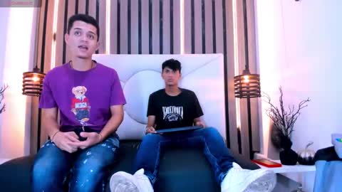 James y Kenet online show from 26, 2, 2026