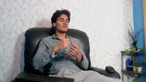 Snapshot of james_morrisonm chatting on 22, 4, 2026 james_morrisonm online show from 22, 4, 2026