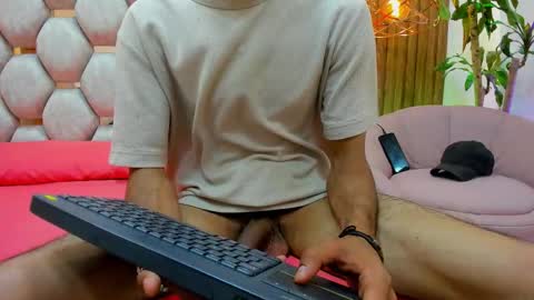 Snapshot of james_walsh chatting on 18, 1, 2026 James Walsh online show from 18, 1, 2026