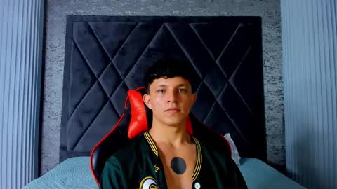 Snapshot of jamesgolden_ chatting on 10, 3, 2025 jamesgolden_ online show from 10, 3, 2025