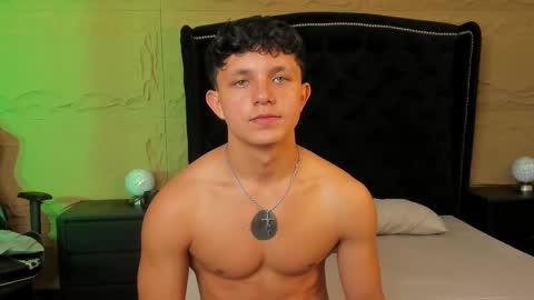 jamesgolden_ online show from 26, 11, 2025