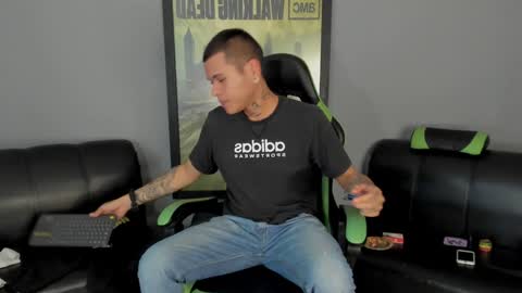 Jamesinked  online show from 6, 1, 2025