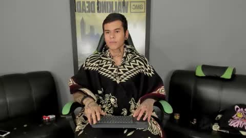 Jamesinked  online show from 8, 3, 2025