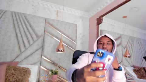 Snapshot of jamesparck chatting on 5, 1, 2025 James online show from 5, 1, 2025