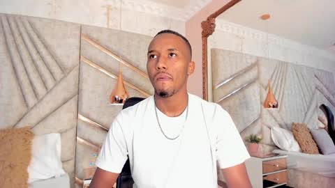 Snapshot of jamesparck chatting on 14, 1, 2025 James online show from 14, 1, 2025