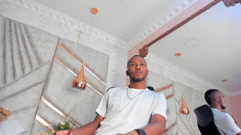 Snapshot of jamesparck chatting on 24, 1, 2025 James online show from 24, 1, 2025