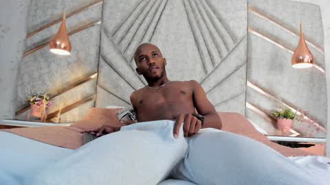 Snapshot of jamesparck chatting on 5, 2, 2025 James online show from 5, 2, 2025