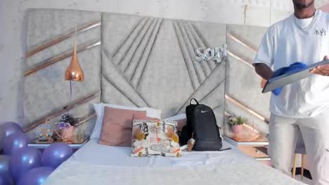 Snapshot of jamesparck chatting on 21, 2, 2025 James online show from 21, 2, 2025