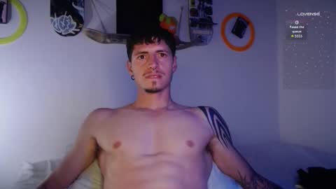 Snapshot of jamesss____ chatting on 17, 10, 2025 jamesss____ online show from 17, 10, 2025
