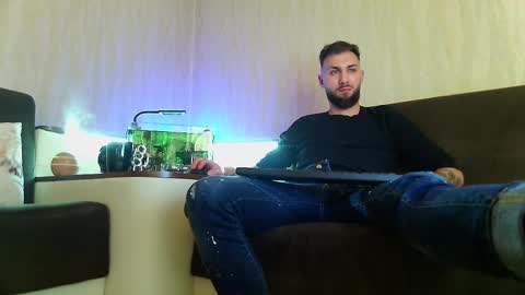 Robbie online show from 5, 3, 2025