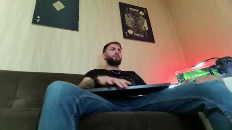 Robbie online show from 12, 3, 2025